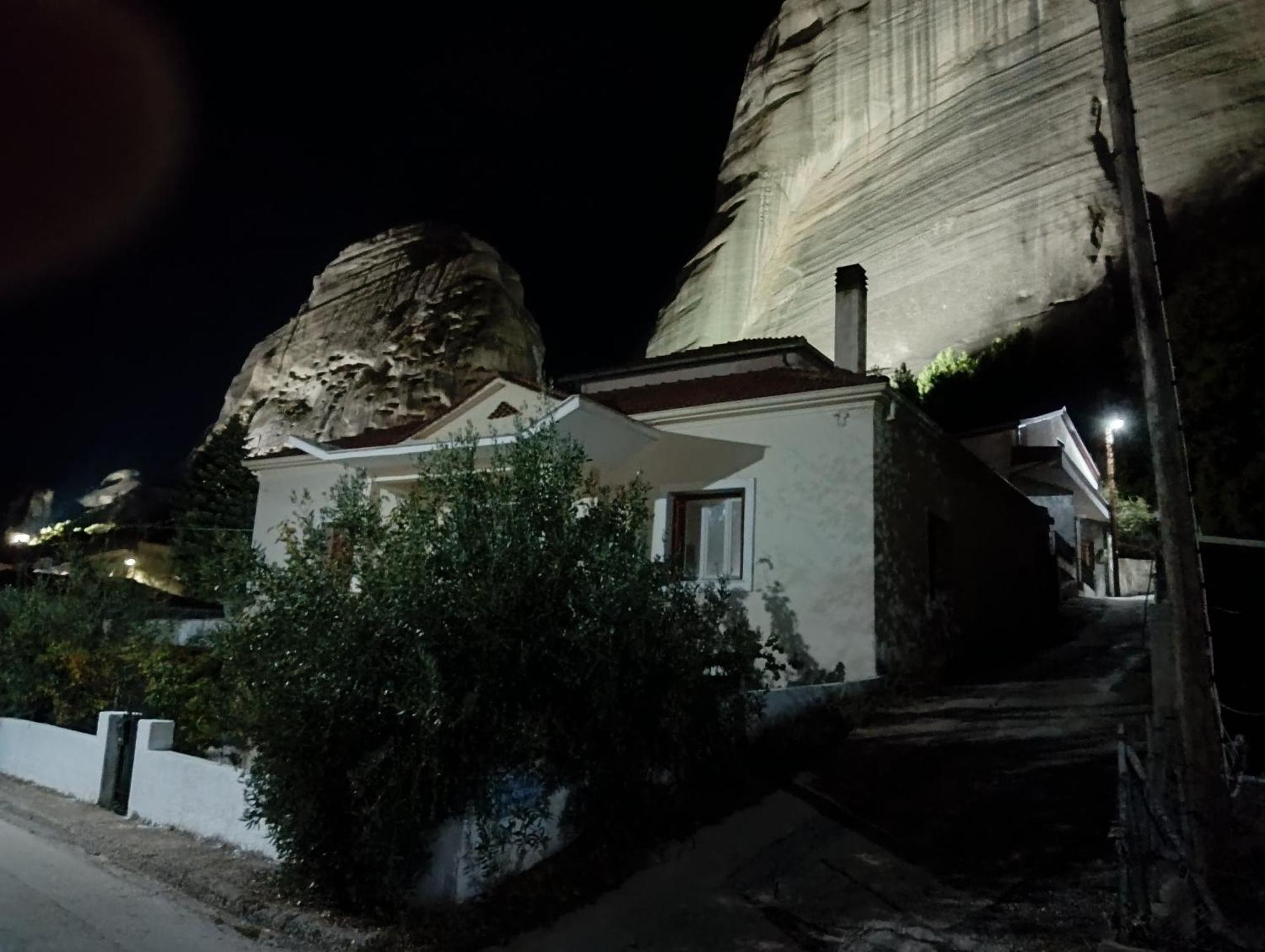 Meteora'S Nest Apartment กาลัมปากา ภายนอก รูปภาพ